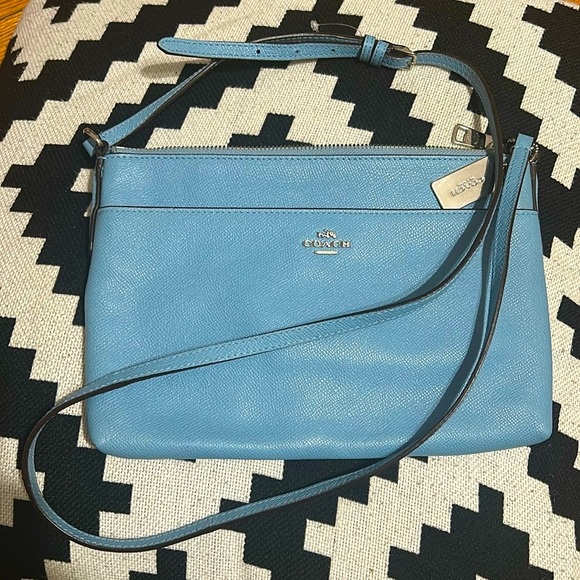 Coach Handbags - 🩵COACH Leather Crossbody